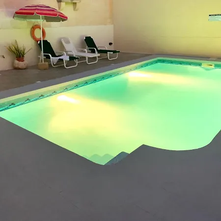 Villa Family & Private Pool Very Good 8 *