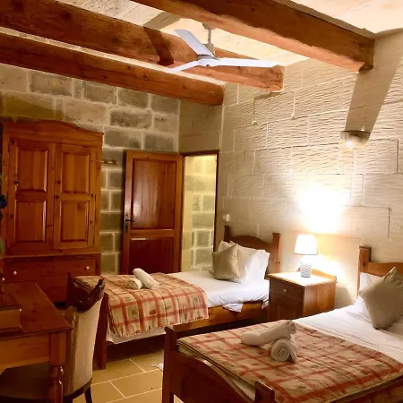 Family & Private Pool Very Good 8 * Mgarr