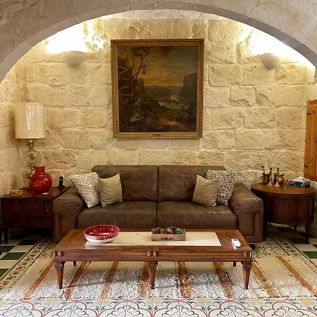 Villa Grand & Pool Very Good 8 Mgarr