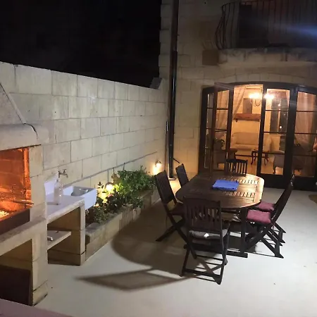 Family & Private Pool Very Good 8 *