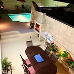 Villa Grand & Pool Very Good 8 Mgarr