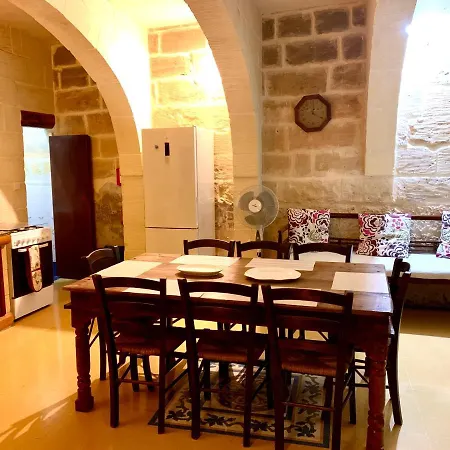 Villa Family & Private Pool Very Good 8 Mgarr