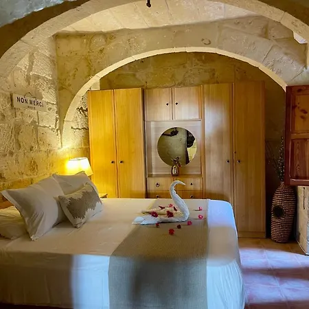 Family & Private Pool Very Good 8 *