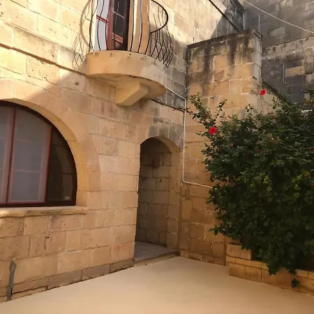 Family & Private Pool Very Good 8 Villa Mgarr